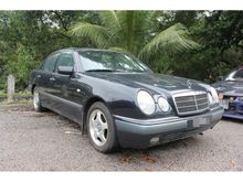 1996 - Mercedes-Benz E230 2.3L (A) -- A SUPER WELL MAINTAINED CAR TO LET GO --