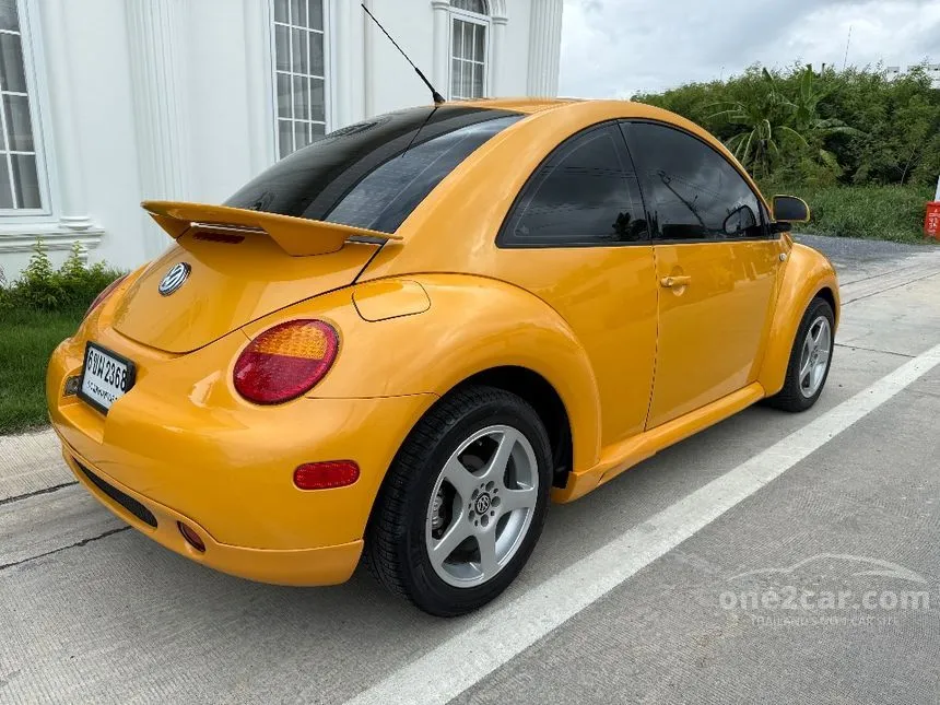 2011 Volkswagen NEW BEETLE Hatchback