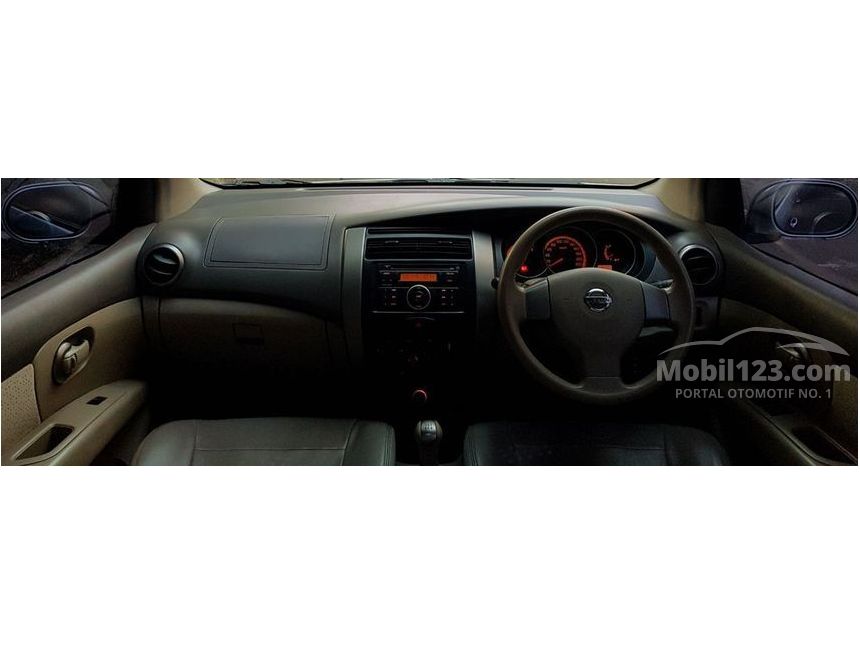 2010 Nissan Grand Livina XV MPV