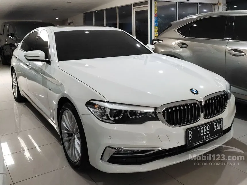 Jual Mobil BMW 530i 2018 Luxury 2.0 di DKI Jakarta Automatic Sedan ...
