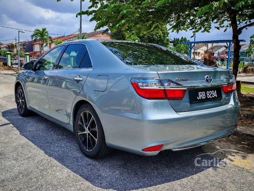 2015 Toyota Camry Hybrid Sedan