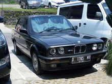 1990 BMW 318i 1.8 1.8 Manual Sedan