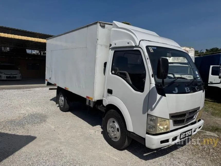 2011 JBC SY1044 DVPMY Lorry