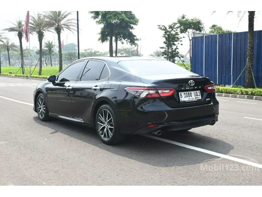 2023 Toyota Camry V Sedan
