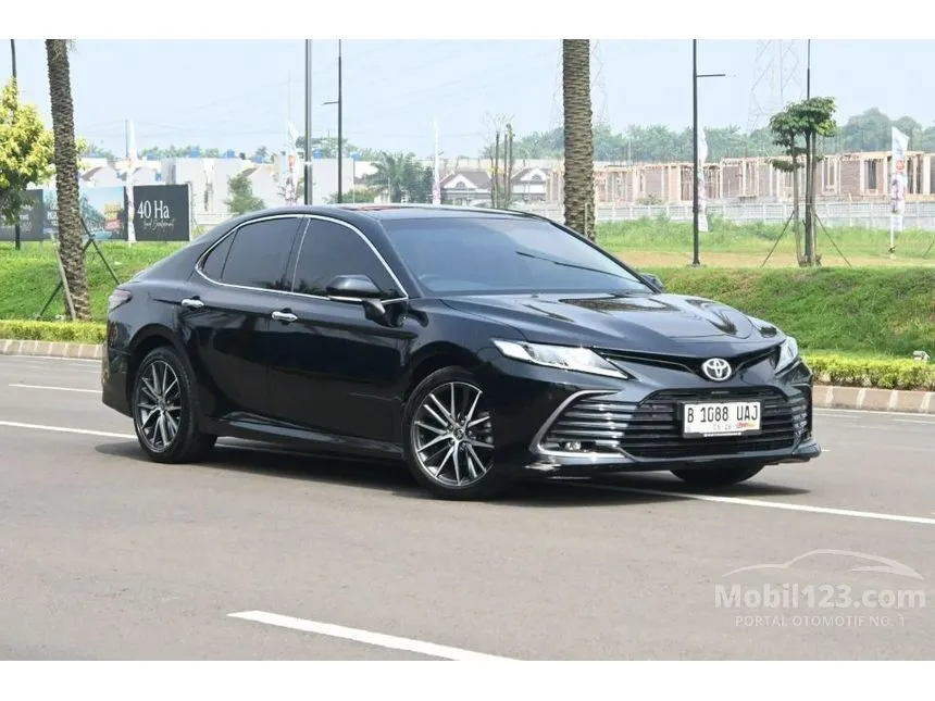2023 Toyota Camry V Sedan