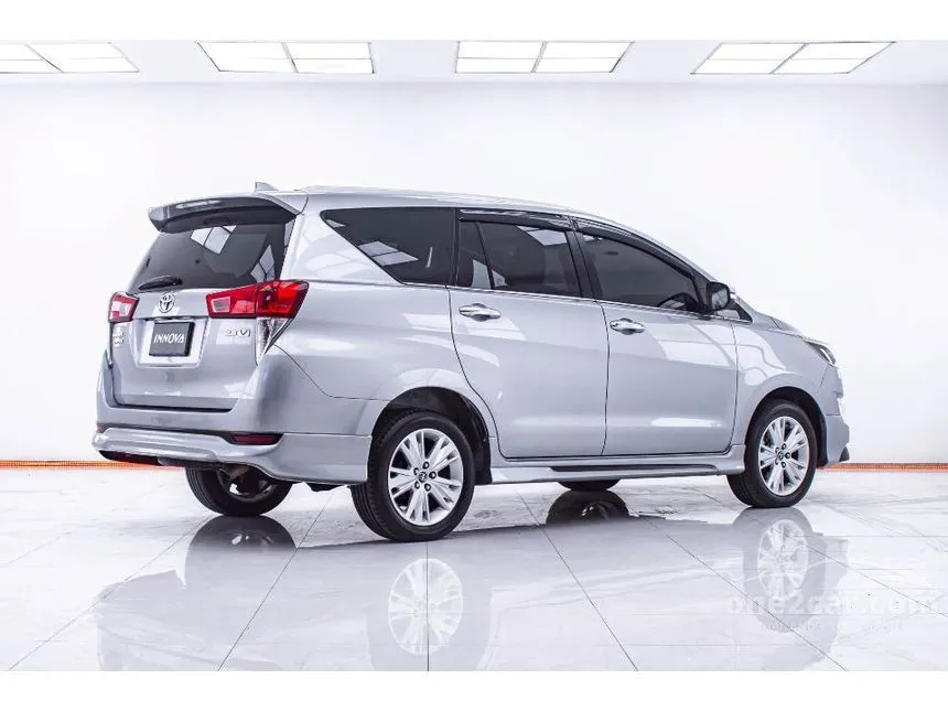2017 Toyota INNOVA Crysta V Wagon