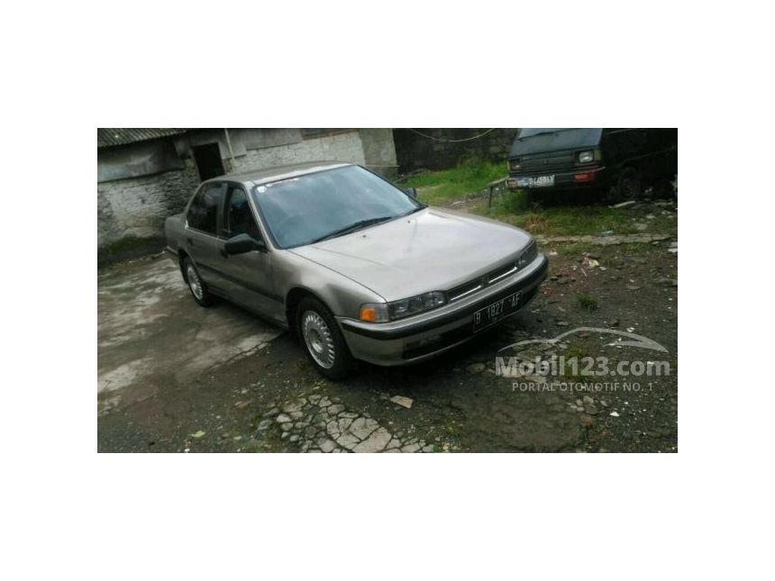 1991 Honda Maestro Sedan