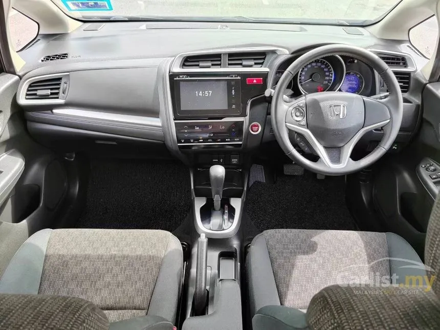 2015 Honda Jazz V i-VTEC Hatchback