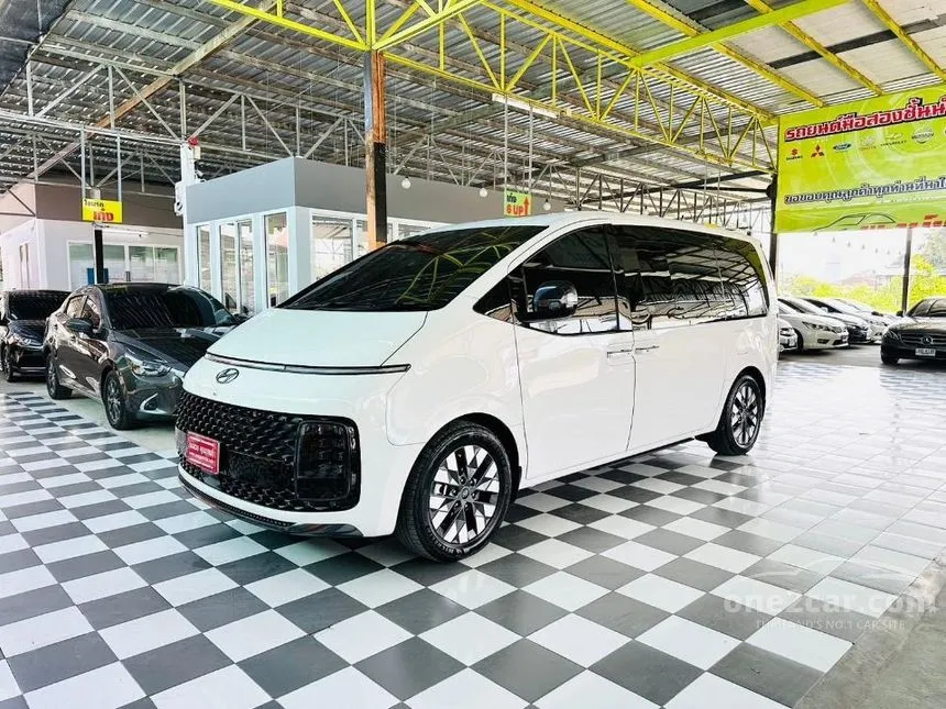 2022 Hyundai Staria Premium Van