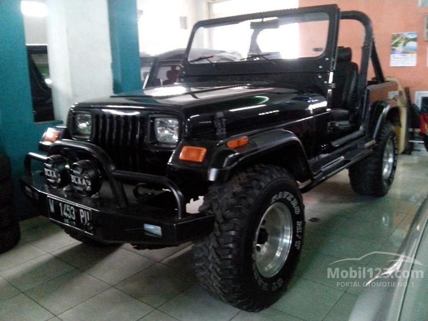  Jual  Mobil  Jeep  CJ 7 1979 4 2 di  Jawa Timur Manual Hitam 