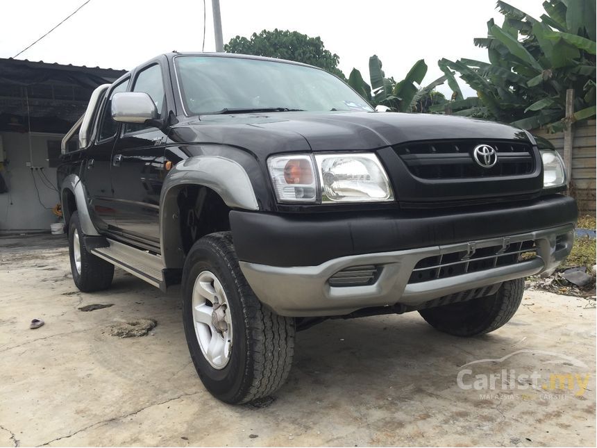 Toyota Hilux 2003 SR Turbo 2.5 in Kuala Lumpur Automatic 