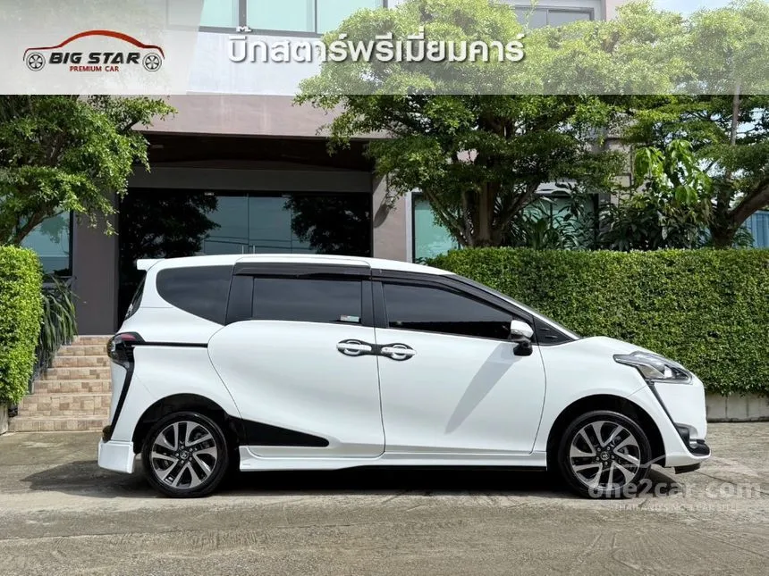2022 Toyota SIENTA V Wagon