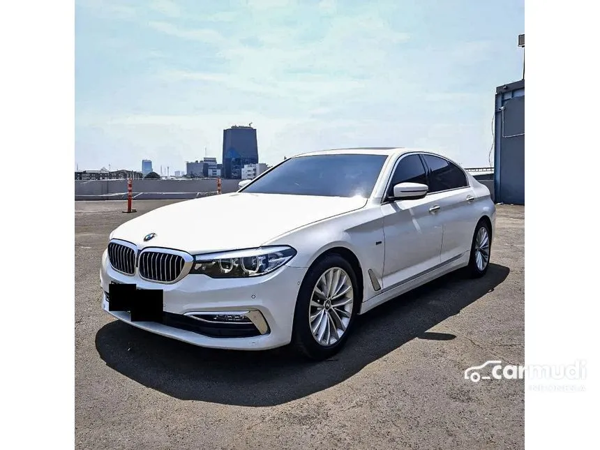 2018 BMW 530i Luxury Sedan