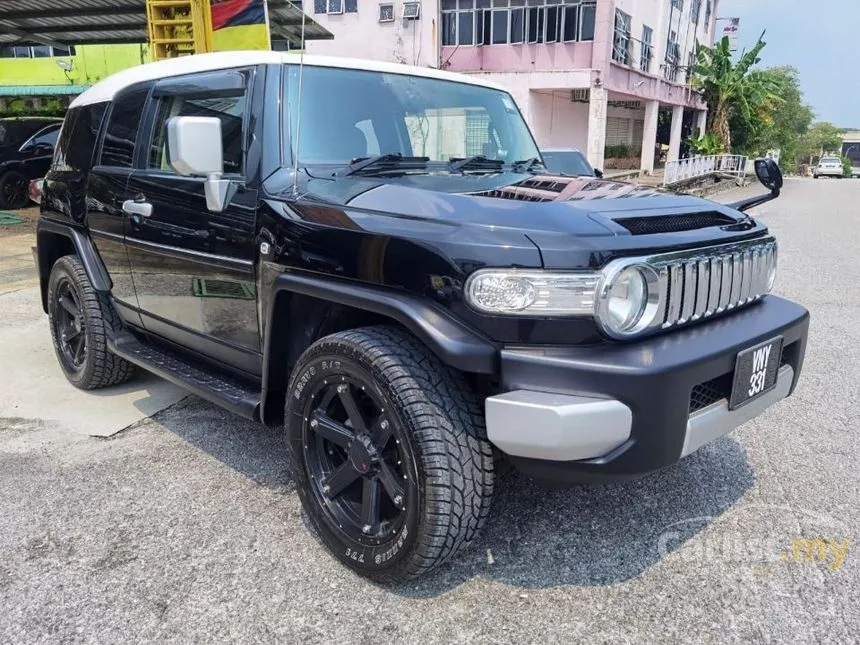 2016 Toyota FJ Cruiser SUV
