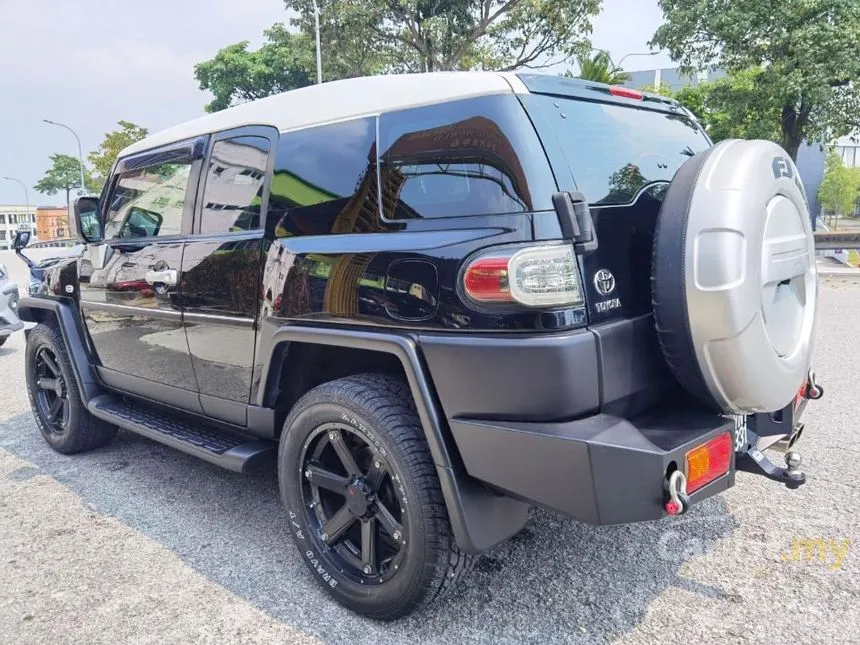 2016 Toyota FJ Cruiser SUV