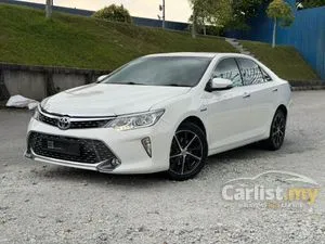 2016 Toyota Camry 2.5 Hybrid Luxury Sedan
