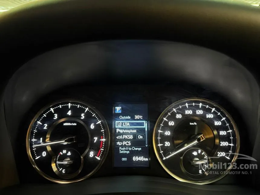 2022 Lexus LM 350 7 Seater MPV