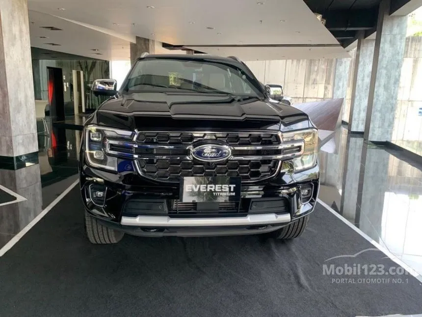 Jual Mobil Ford Everest 2024 Titanium 2.0 di DKI Jakarta Automatic SUV Hitam Rp 930.000.000