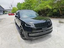 (9600-Km Mileage, Grade 5A, Provide Warranty) 2023 Land Rover Range Rover Vogue 4.4 P530 SE LWB. Ori Auto Side Step, Cool Box, Panoramic. P400 SV P615