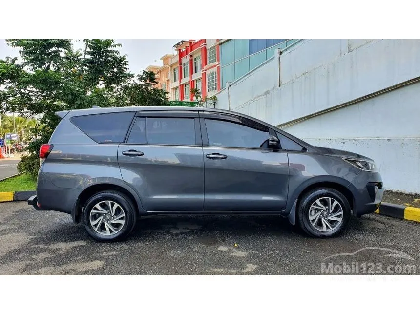 2022 Toyota Kijang Innova V MPV
