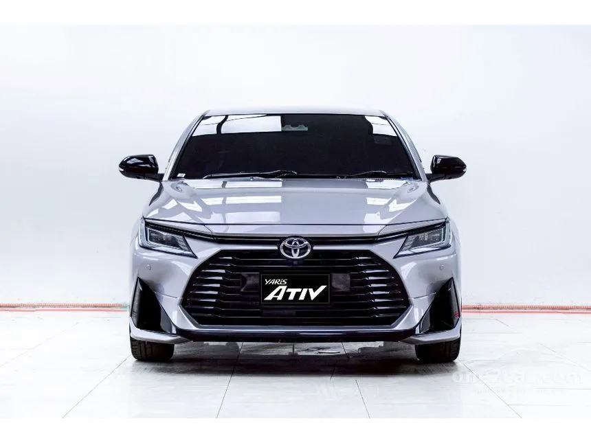 2022 Toyota Yaris Ativ Premium Luxury Sedan