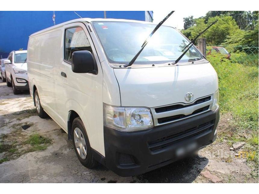 toyota hiace 2012 price