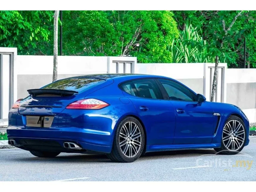 2012 Porsche Panamera 4 Hatchback