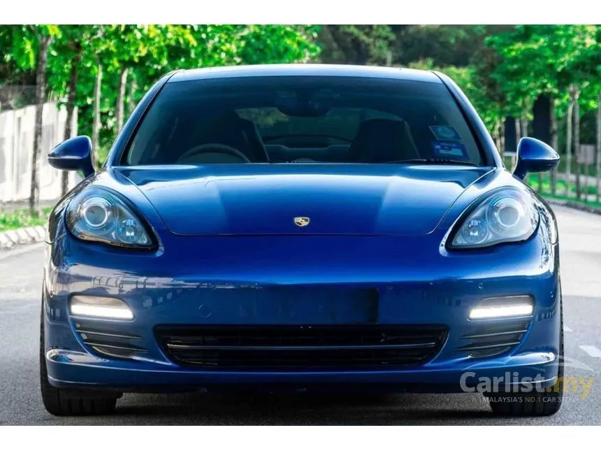 2012 Porsche Panamera 4 Hatchback