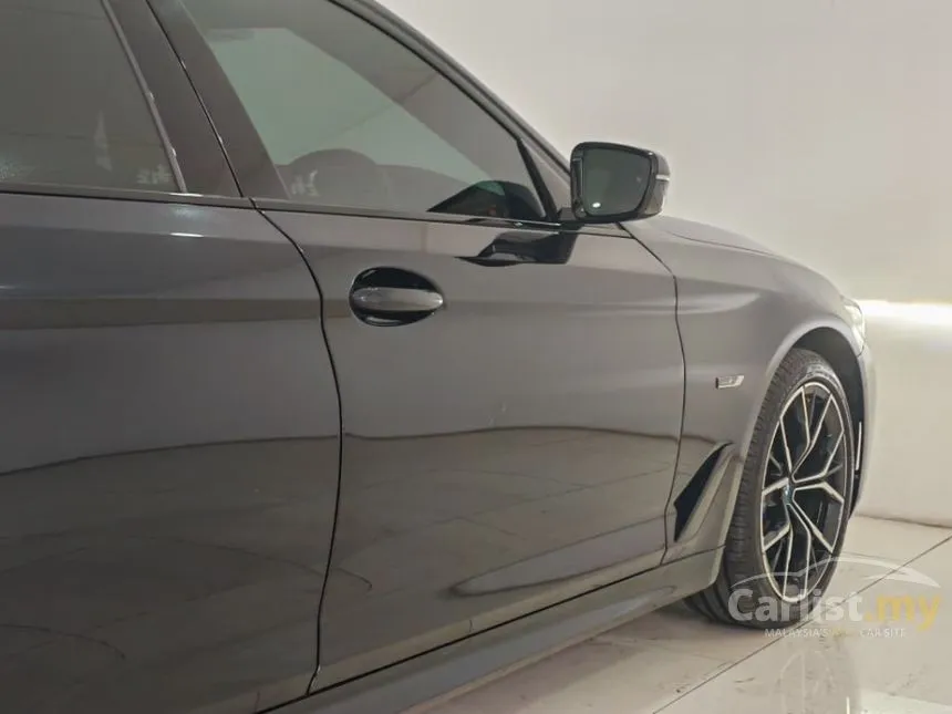 2022 BMW 530e M Sport Sedan