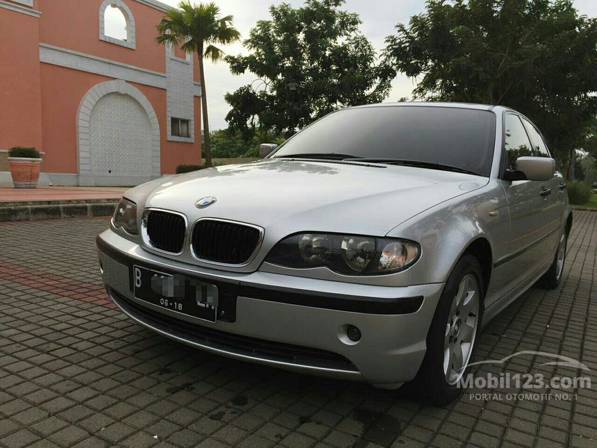 2004 BMW 318i 2.0 Automatic Sedan