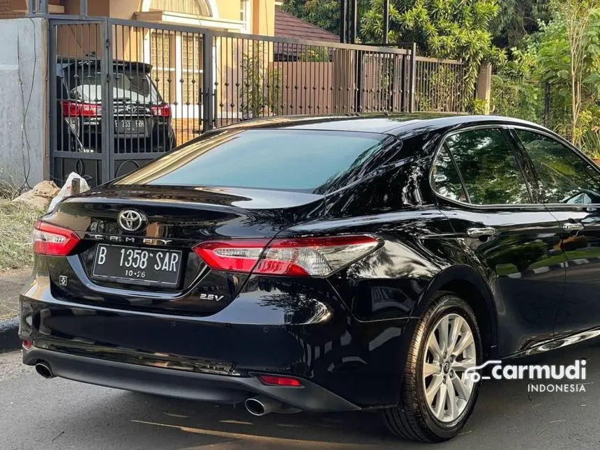 2021 Toyota Camry V Sedan