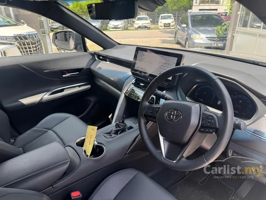 2025 Toyota Harrier Luxury SE SUV