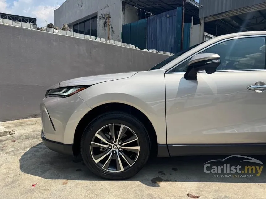 2025 Toyota Harrier Luxury SE SUV