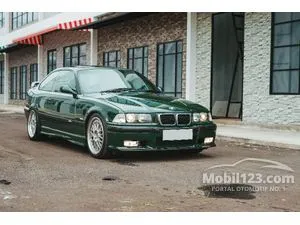 1993 BMW 318i 1.8 Sedan