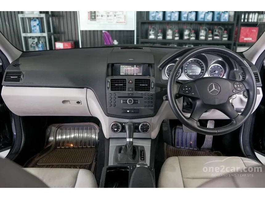 2010 Mercedes-Benz C200 Kompressor Avantgarde Sedan