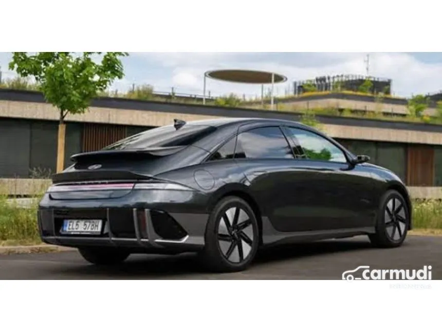 2024 Hyundai IONIQ 6 Signature Long Range Sedan