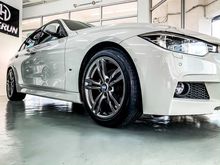 2018 BMW 330e 2.0 M Sport Sedan New FACELIFT LCI with 184hp & 87hp from Motor CKD with Sunroof & Reverse Camera ORI Mileage