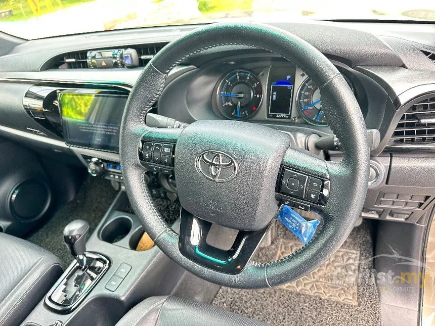 2023 Toyota Hilux Rogue Dual Cab Pickup Truck
