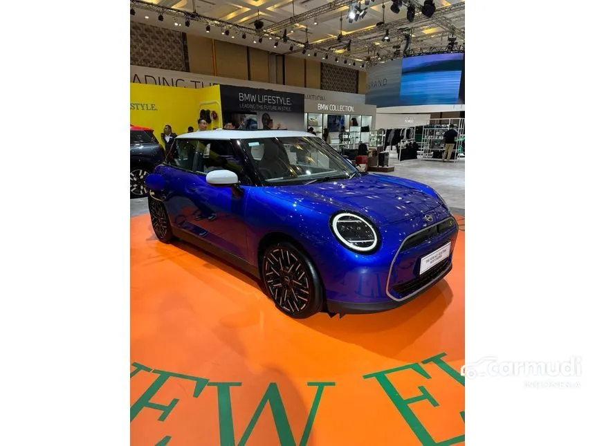 2024 MINI Cooper Cooper SE Hatchback