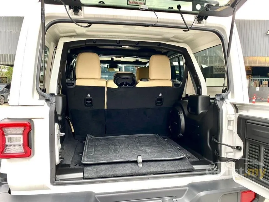 2019 Jeep Wrangler Unlimited Sahara SUV