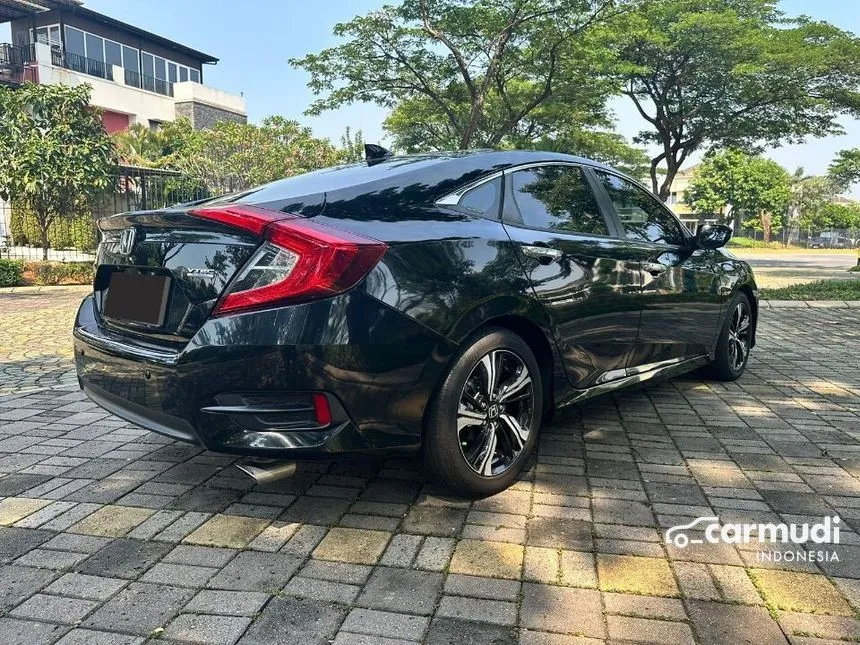 2018 Honda Civic ES Sedan