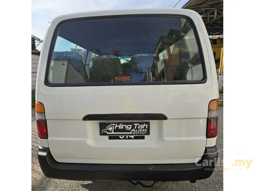2005 Toyota Hiace Van