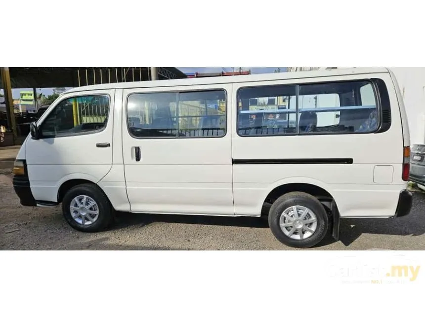 2005 Toyota Hiace Van