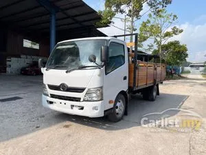 2026 Hino 300 4.0 Lorry