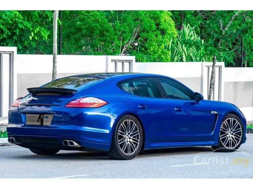 2012 Porsche Panamera 4 Hatchback