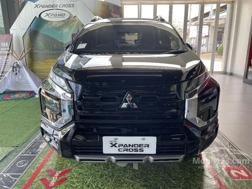 Jual Mobil Mitsubishi Xpander 2023 CROSS Premium Package 1.5 di Banten Automatic Wagon Hitam Rp 300.000.000