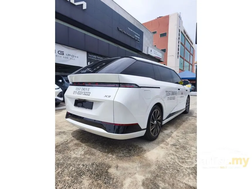 2025 XPeng X9 Standard Range Pro MPV