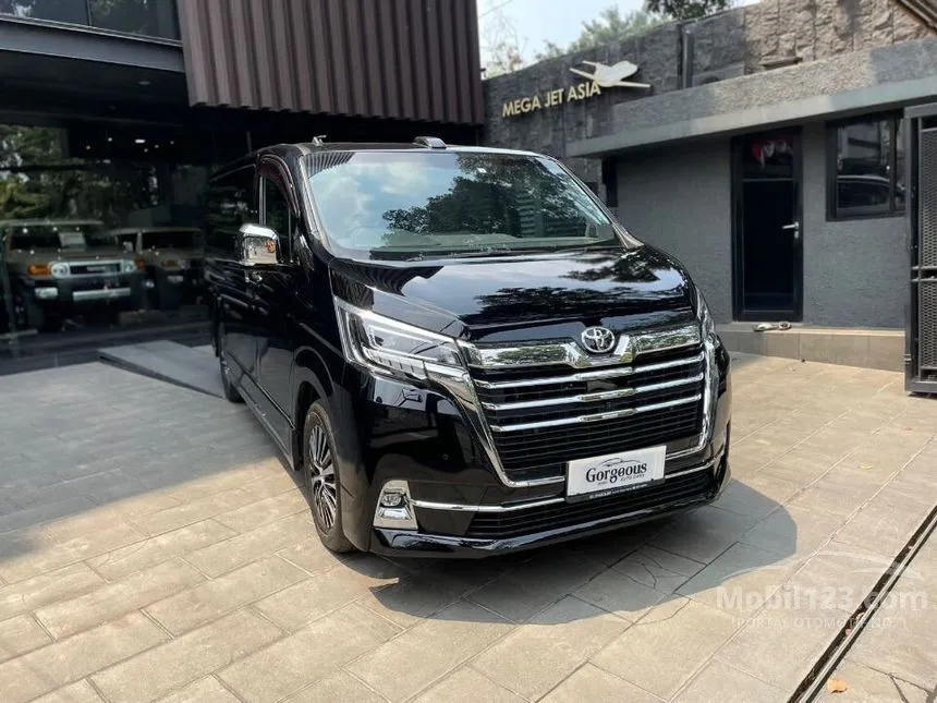 Jual Mobil Toyota GranAce 2024 Premium 2.8 di Kalimantan Selatan Automatic Van Wagon Hitam Rp 1.800.000.000