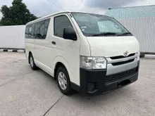 2018 Toyota Hiace 2.5 low roof Window Van 11seater