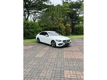 2022 Mercedes-Benz C200 1.5 Avantgarde Line Sedan White on Black Odo 3 Rb (TERMURAH)